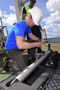 Preparing the side-scan sonar