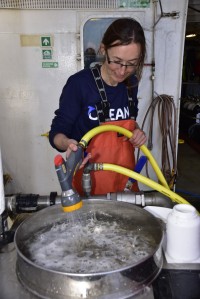 Washing a sediment sample